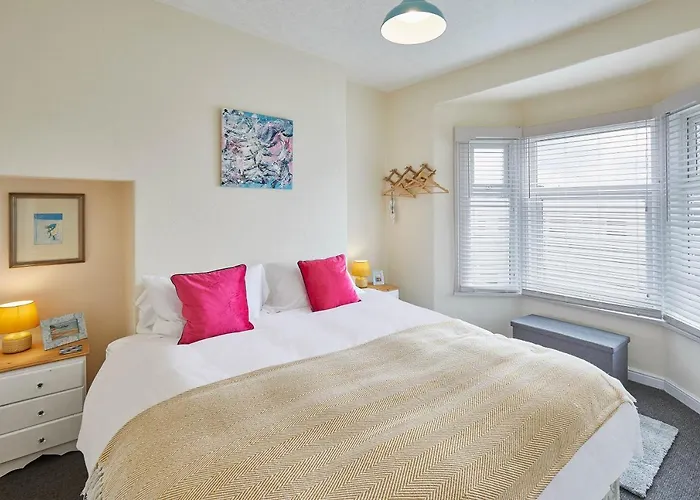 Host & - The Gallery