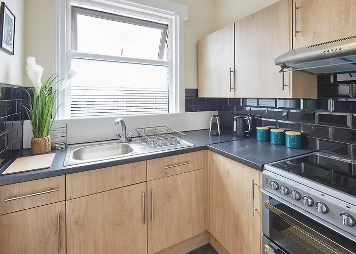 Host & - The Gallery *